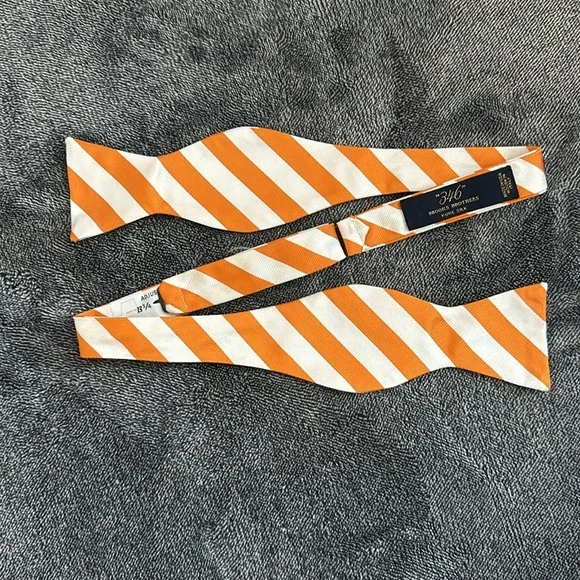 Brooks Brothers 346 Orange & White Adjustable 100% Silk bow tie - Picture 2 of 5